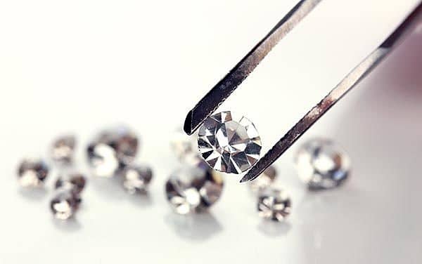 Какие бывают синтетические бриллианты и что может выдать лабораторную драгоценность?